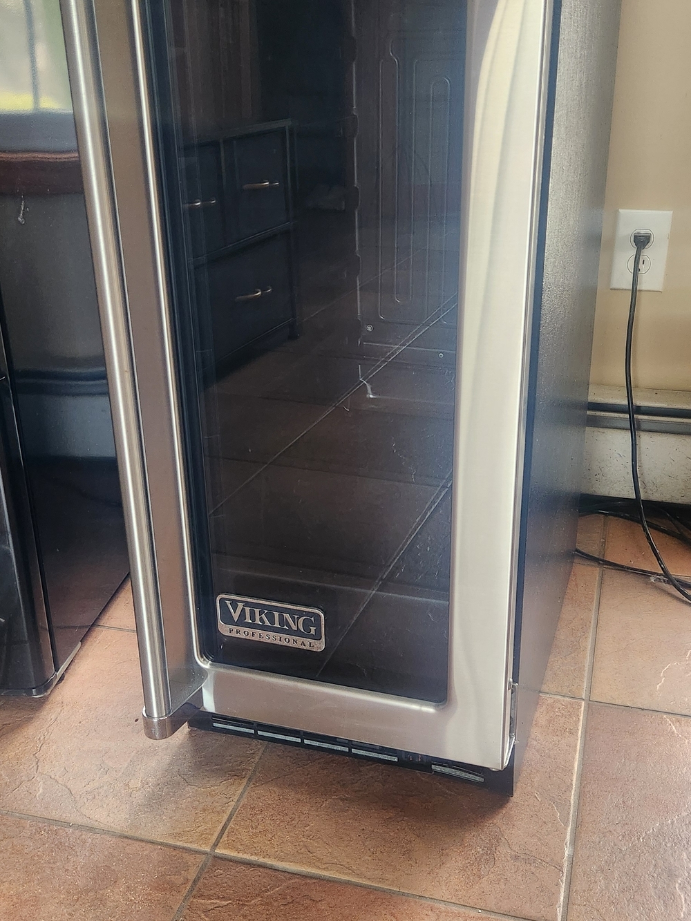 Viking Professional Stainless Steel Wine Refrigerator - Stainless Steel